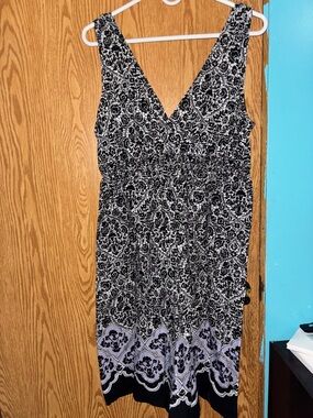 Sonoma Black & White Floral V-Neck Midi Dress with Lavender Border